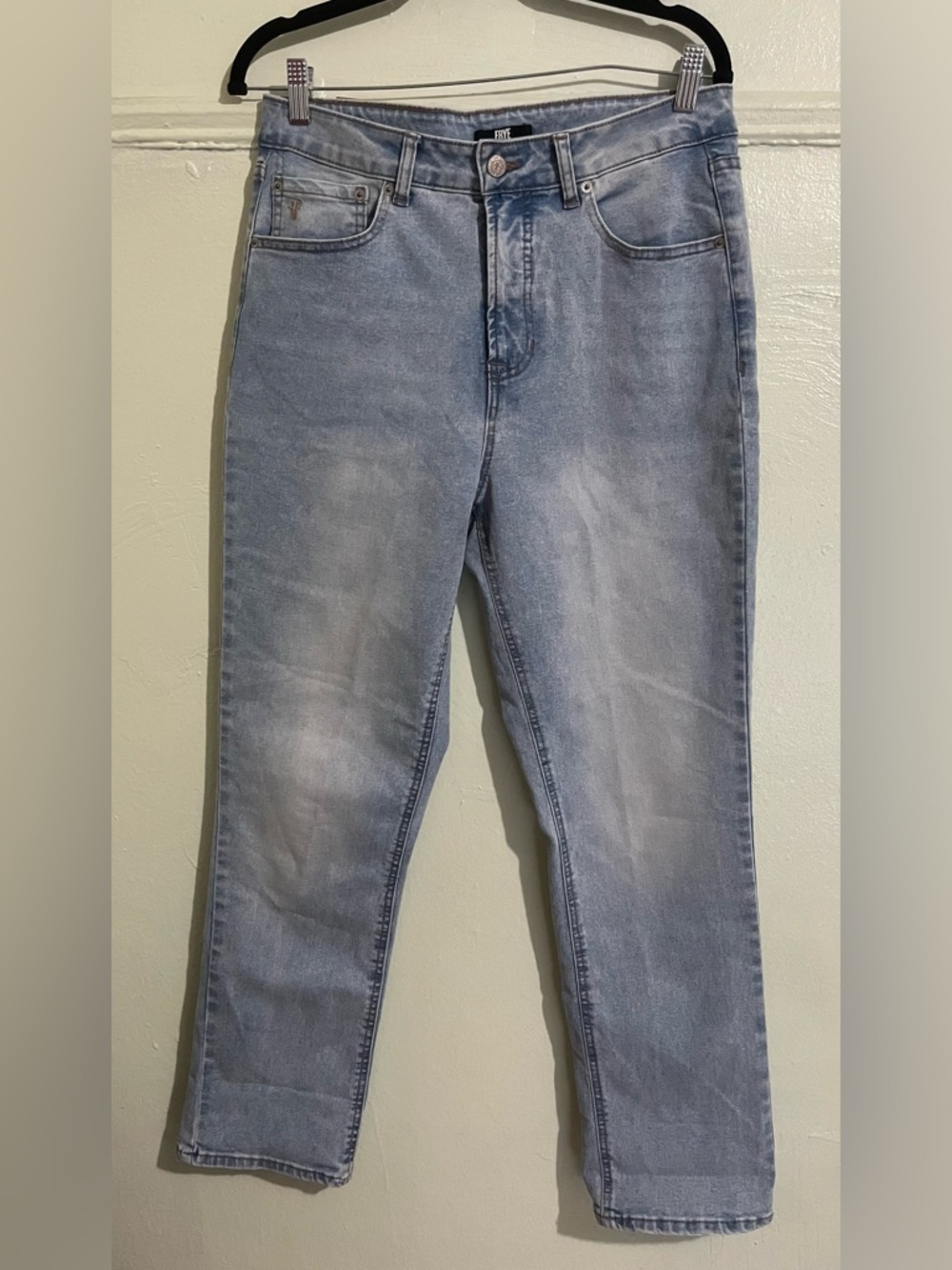 FRYE Light Wash Women’s Jeans - Classic Straight Fit
